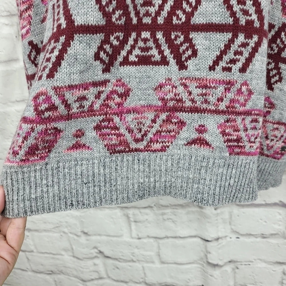 American Eagle Aztec Hooded Pullover Sweater Size Small FLAWED - Picture 4 of 16